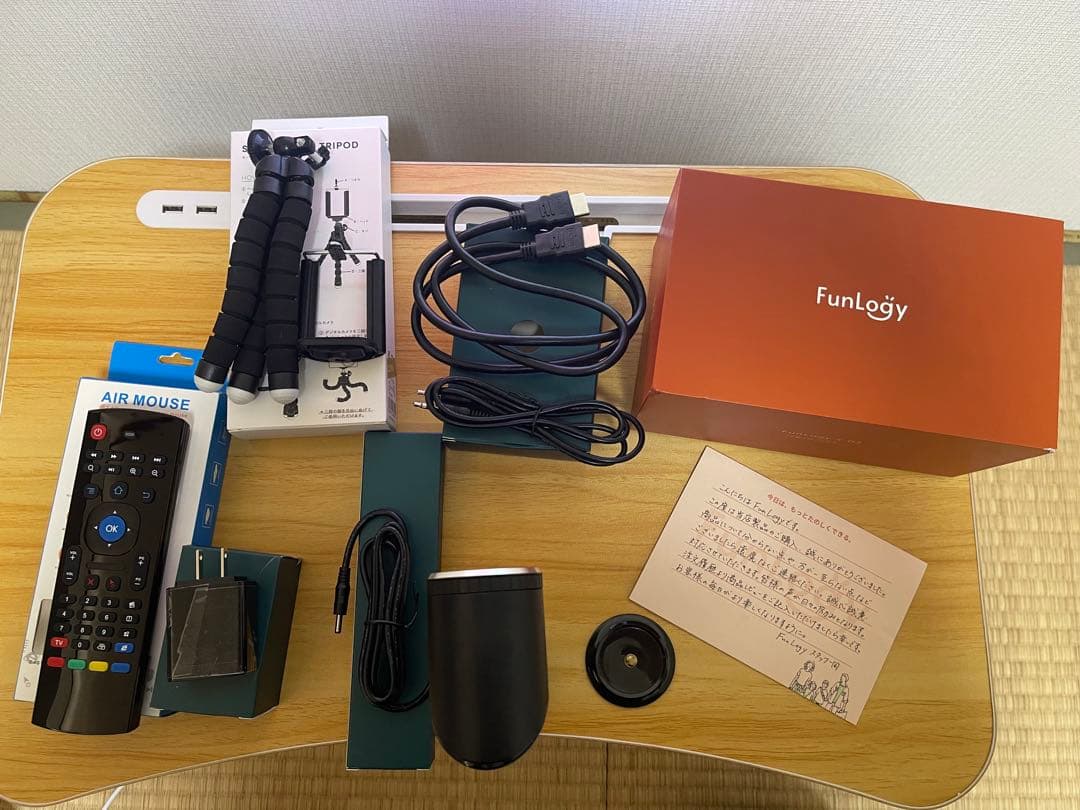 美品　Funlogy モバイルプロジェクター X-03