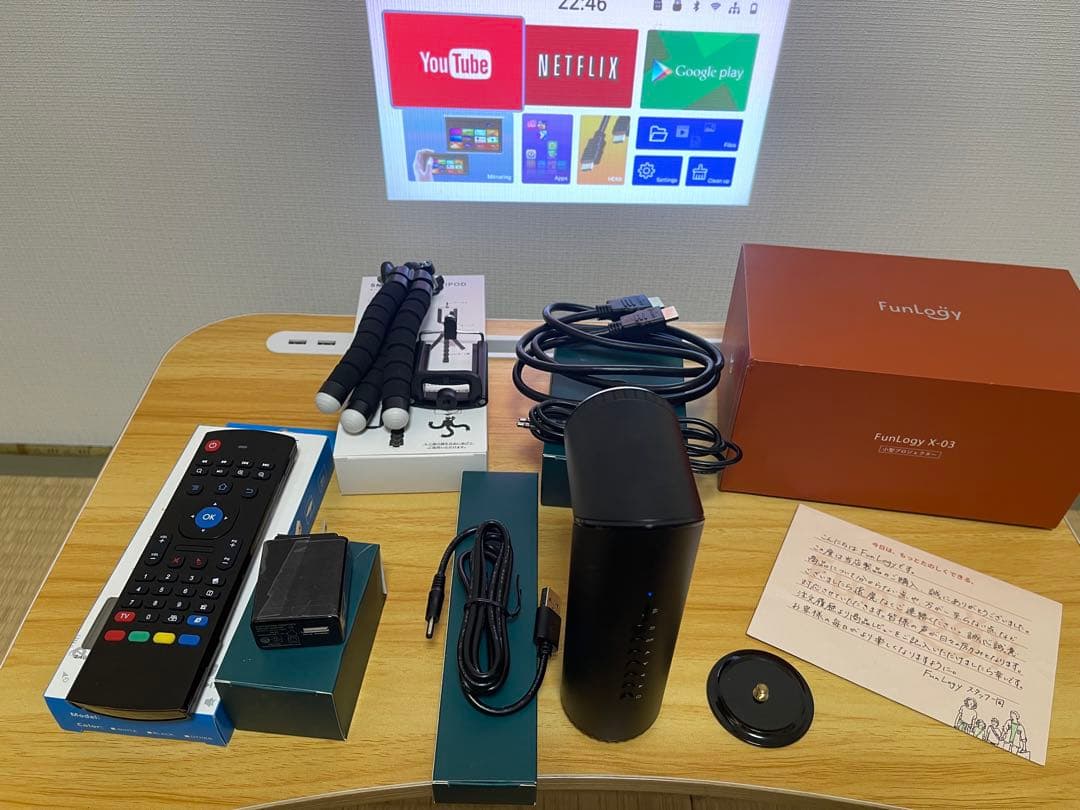 美品　Funlogy モバイルプロジェクター X-03