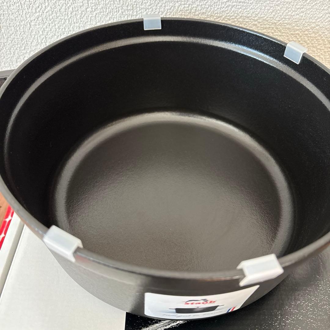 未使用品 STAUB ココット ラウンド 24cm ブラック