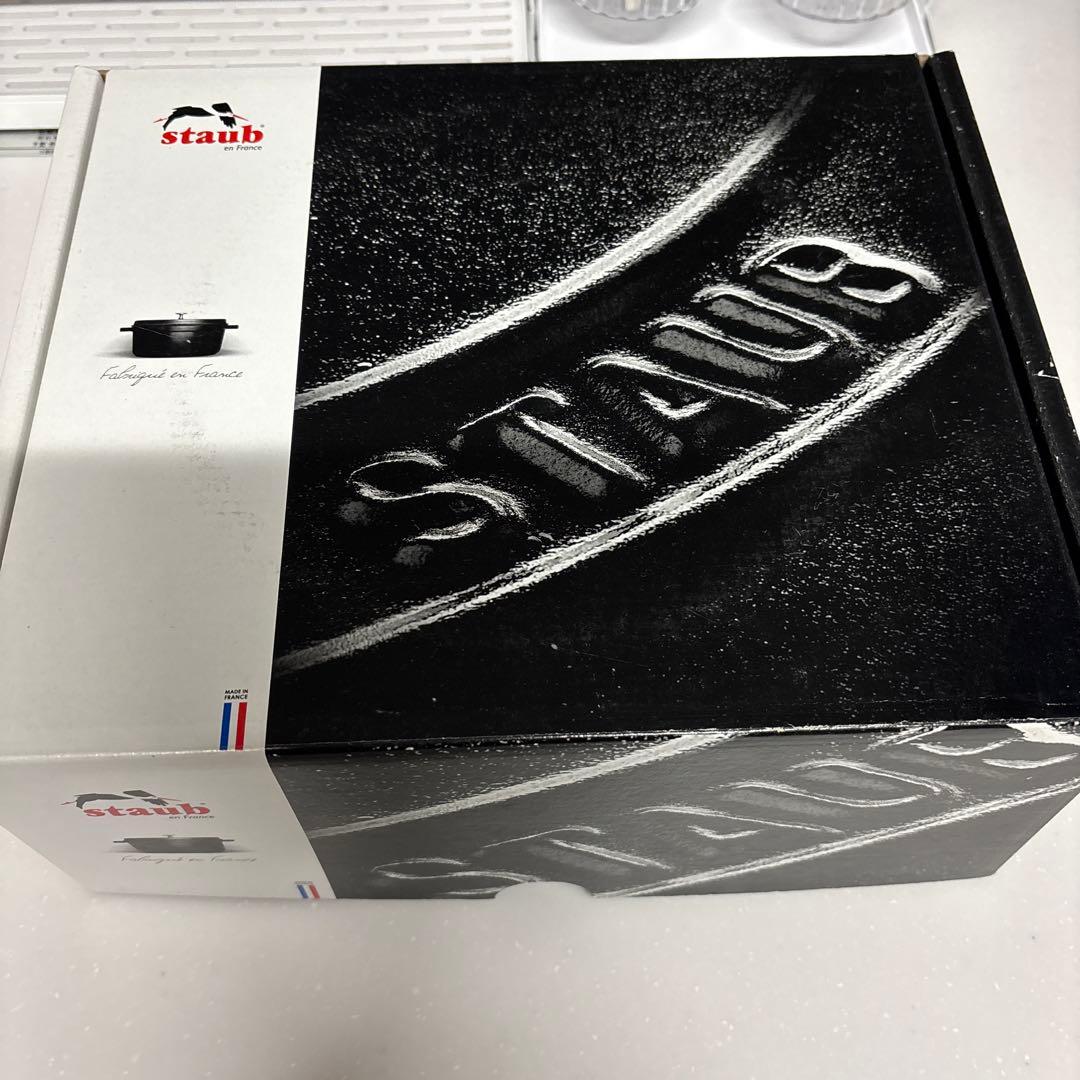 【美品‼︎】【匿名配送】【送料込】ストウブ　ココット　20cm