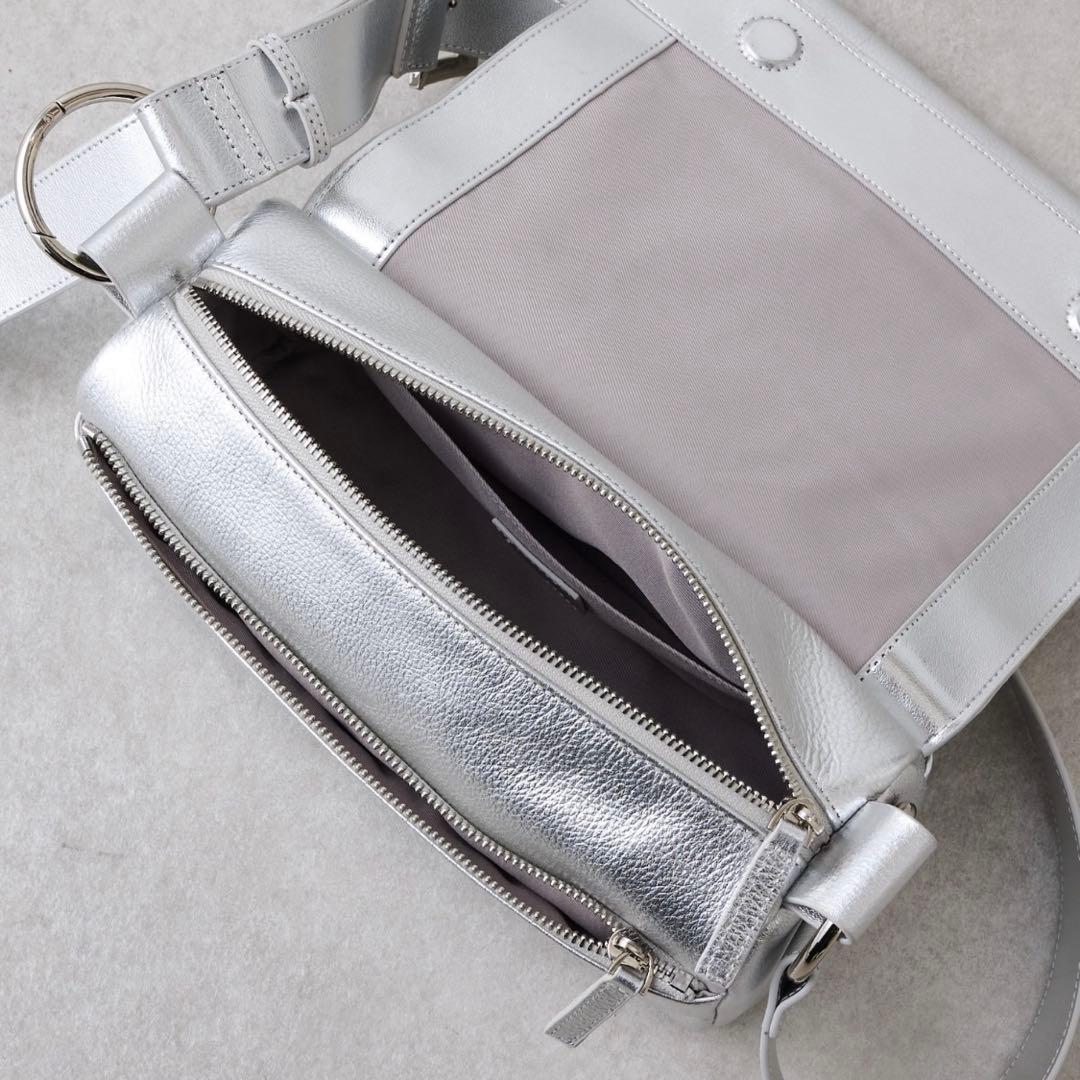 BEARDSLEY レザーボディーバック