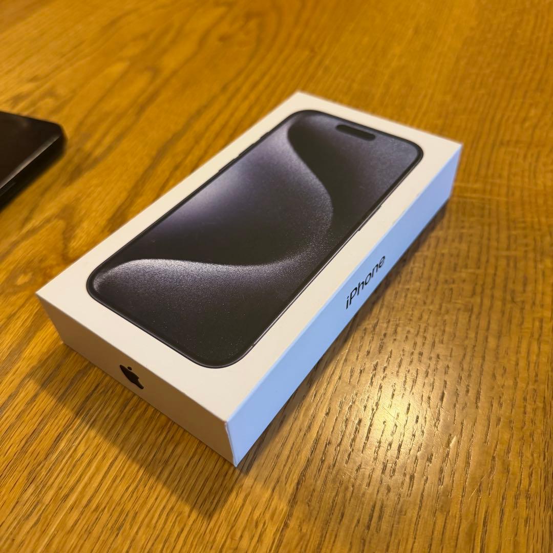 【極美品】Apple iPhone 15 Pro ブルーチタニウム 本体