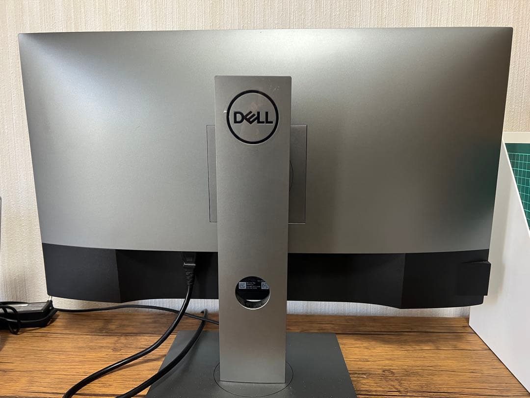 Dell 4Kモニター U2720Q