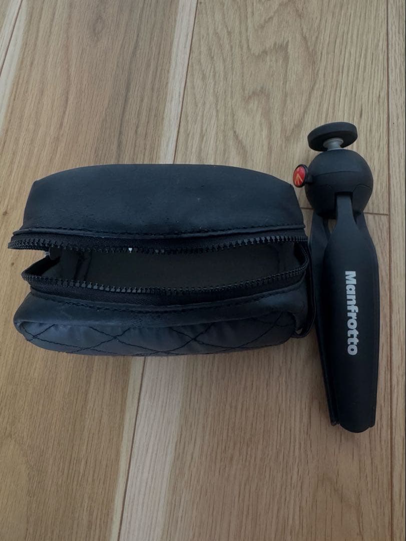 【美品】【ケース・三脚付】Panasonic DMC-GF7W ミラーレス一眼