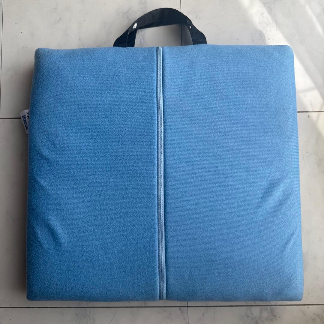 エアウィーヴ 座 クッション 黒 青 リバーシブル