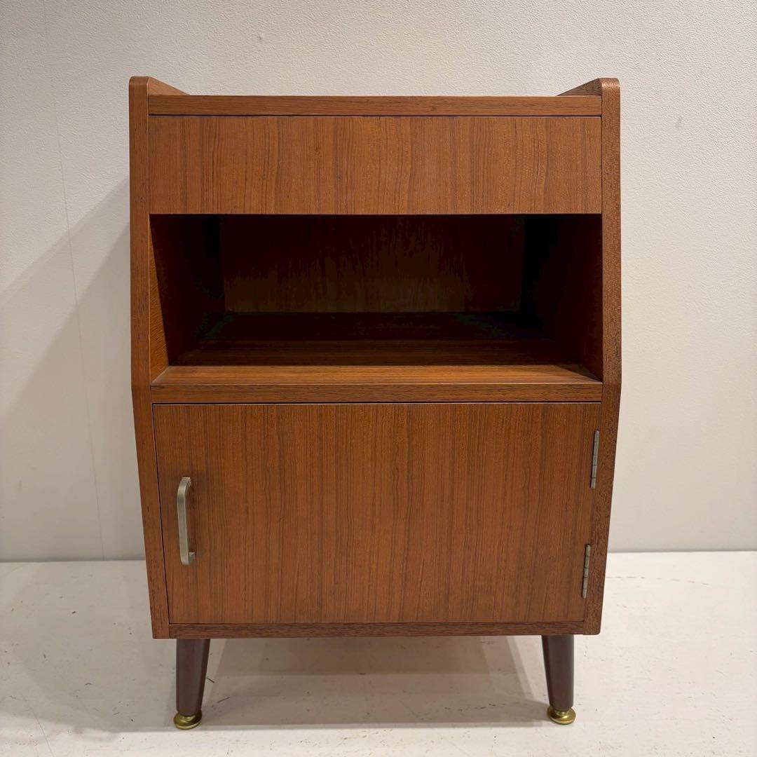 ベッドサイドキャビネット　ナイトテーブル　ミッドセンチュリー
