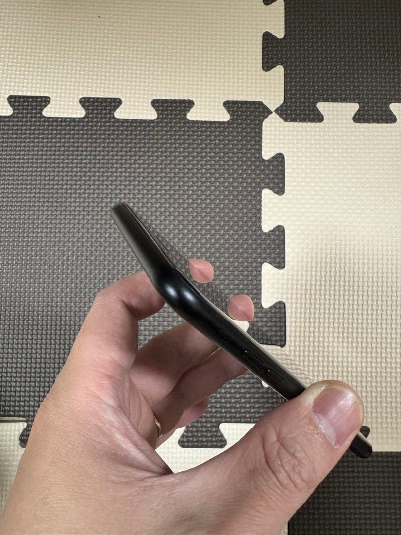 Apple iPhone se 第2世代 SIM フリー バッテリー100％