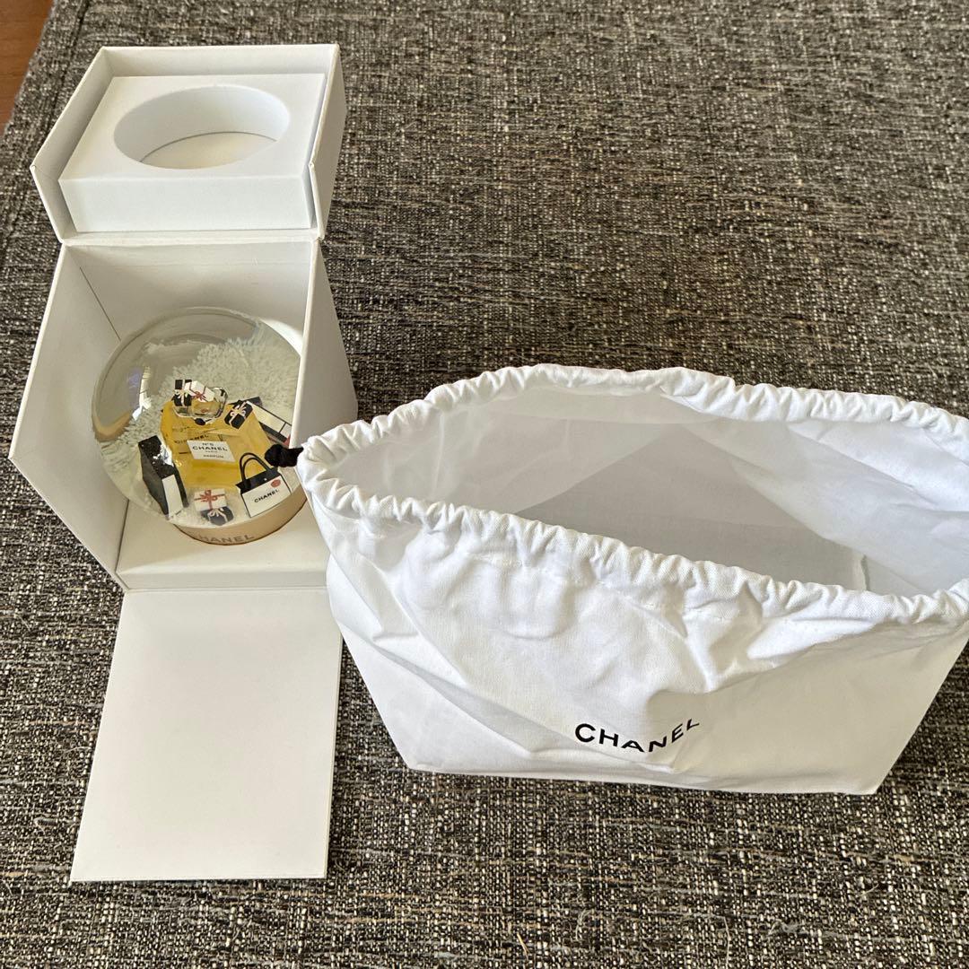 CHANEL スノードーム