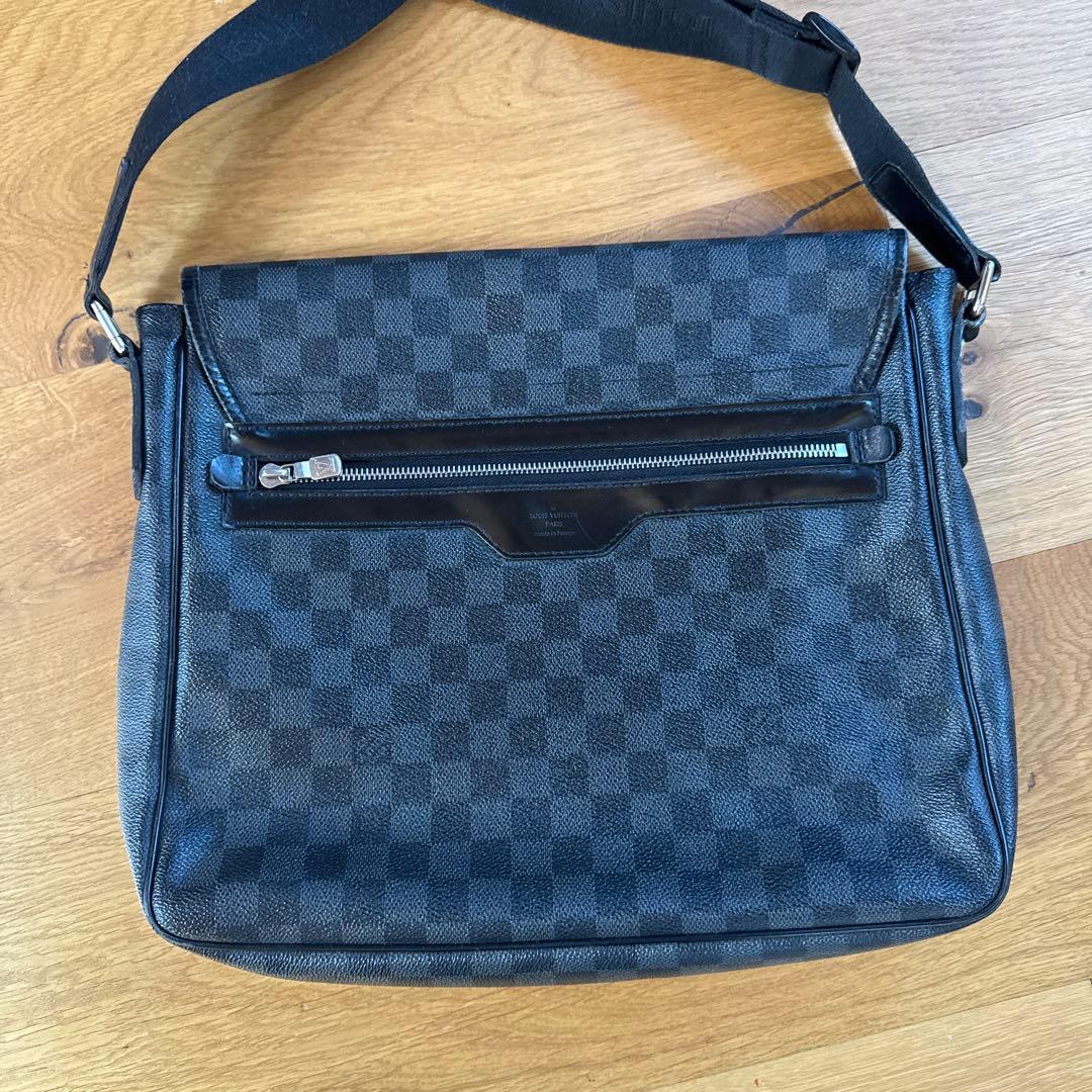 値下げ・ルイヴィトンダミエ　レザー メッセンジャーバッグ