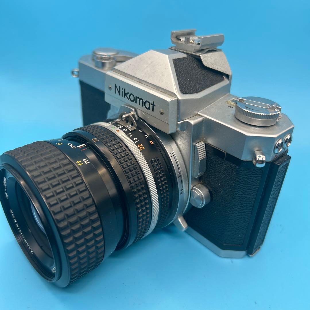 Nikon EM ZOOM Ai 35〜70 MACRO f / 3.3〜4.5