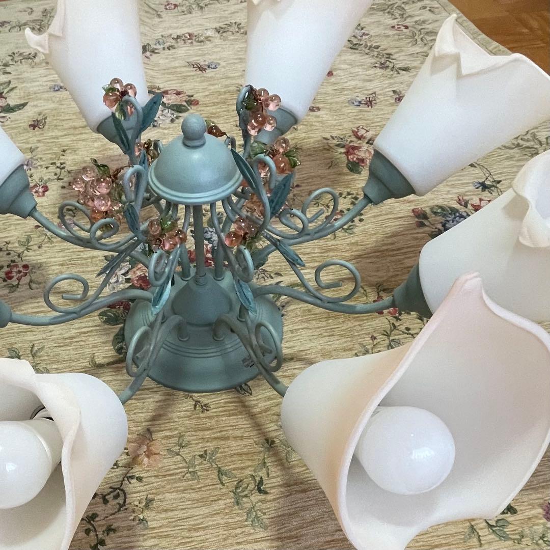 KOIZUMI LEDシャンデリア ピンク　姫部屋インテリア　ガラス細工 8灯