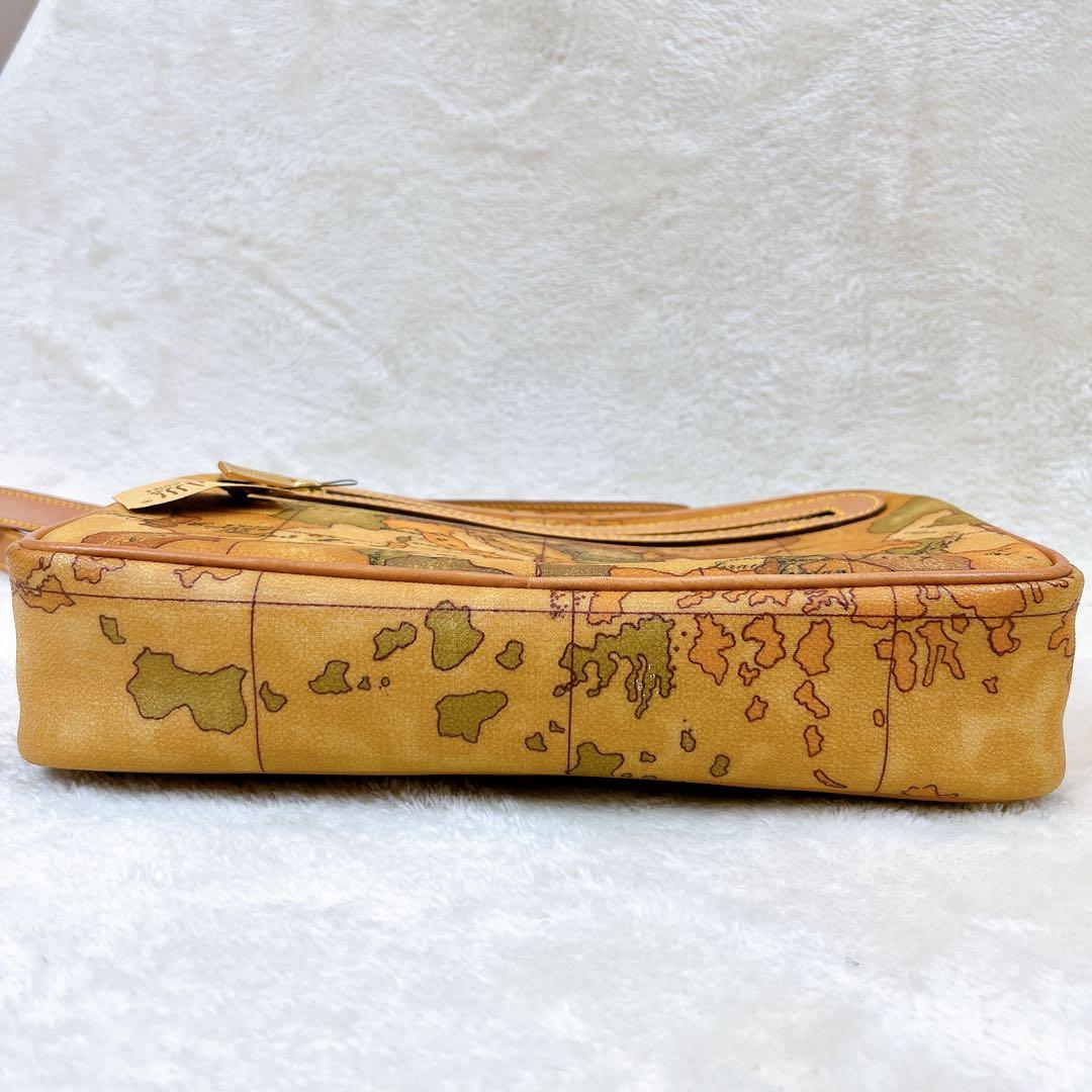 新品✨プリマクラッセ　ショルダーバッグ　世界地図柄　レザー　斜め掛け