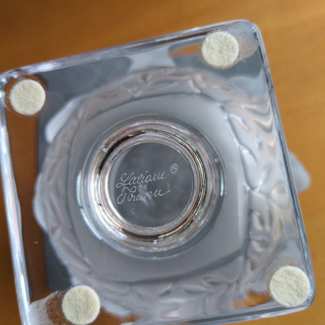 ガラス製 葉と鳥の彫刻ボウル