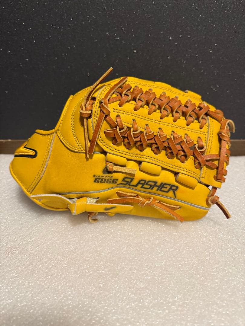 ★屋外未使用★ NIKE ナイキ 一般軟式 内野手用 良型 革質◎ 軽量 ②