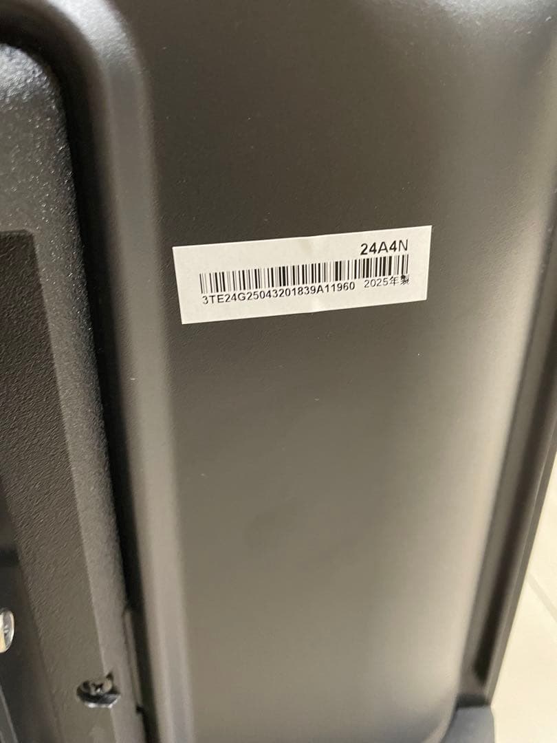 極美品　Hisense 液晶テレビ本体 リモコン付24型2025年製フィルム付