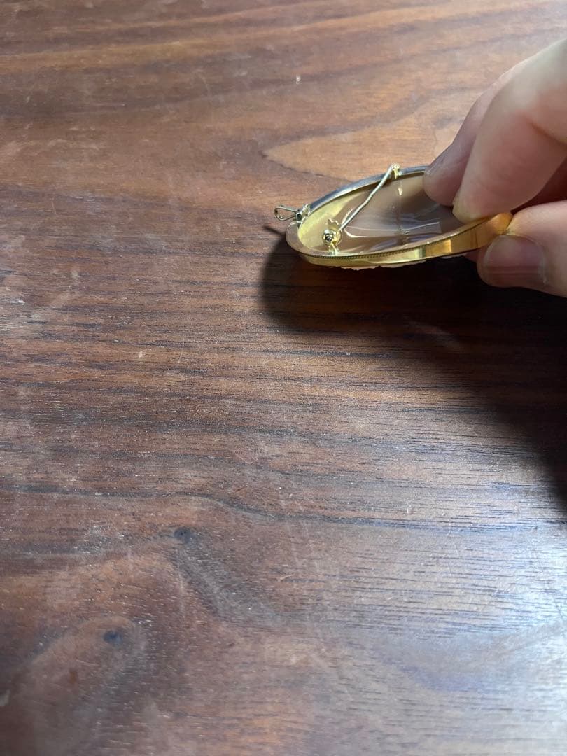 花模様カメオ ブローチ（ペンダントトップにもなります）