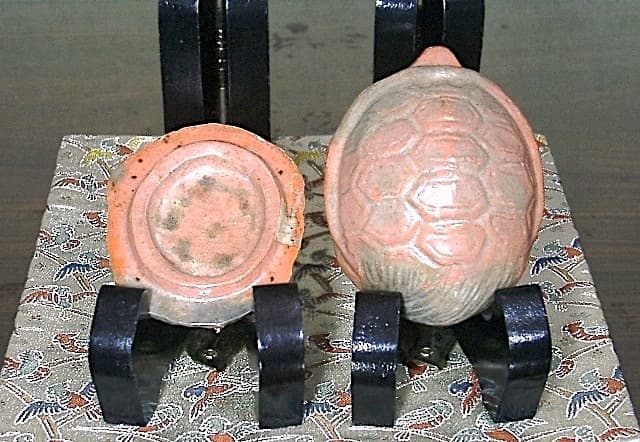 楽焼　常盤焼　栗田菊次郎 作　亀　香合　無傷　共箱　保証。