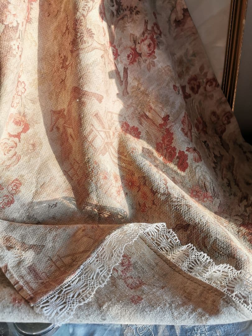 アンティークフランス トワルドジュイ 家と薔薇チューリップ ボビンレースカーテン