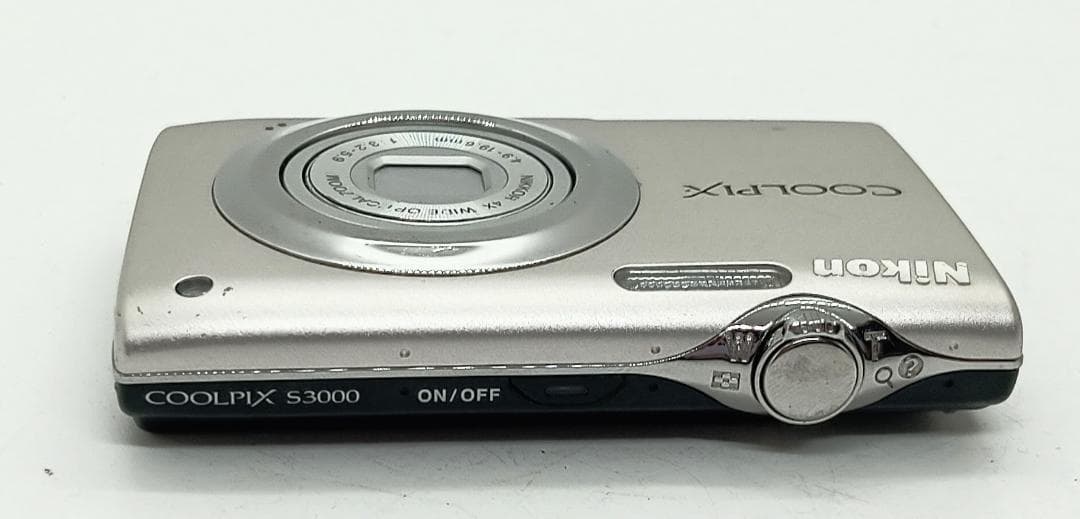 Nikon COOLPIX S3000 コンパクトデジタルカメラ 充電器付き