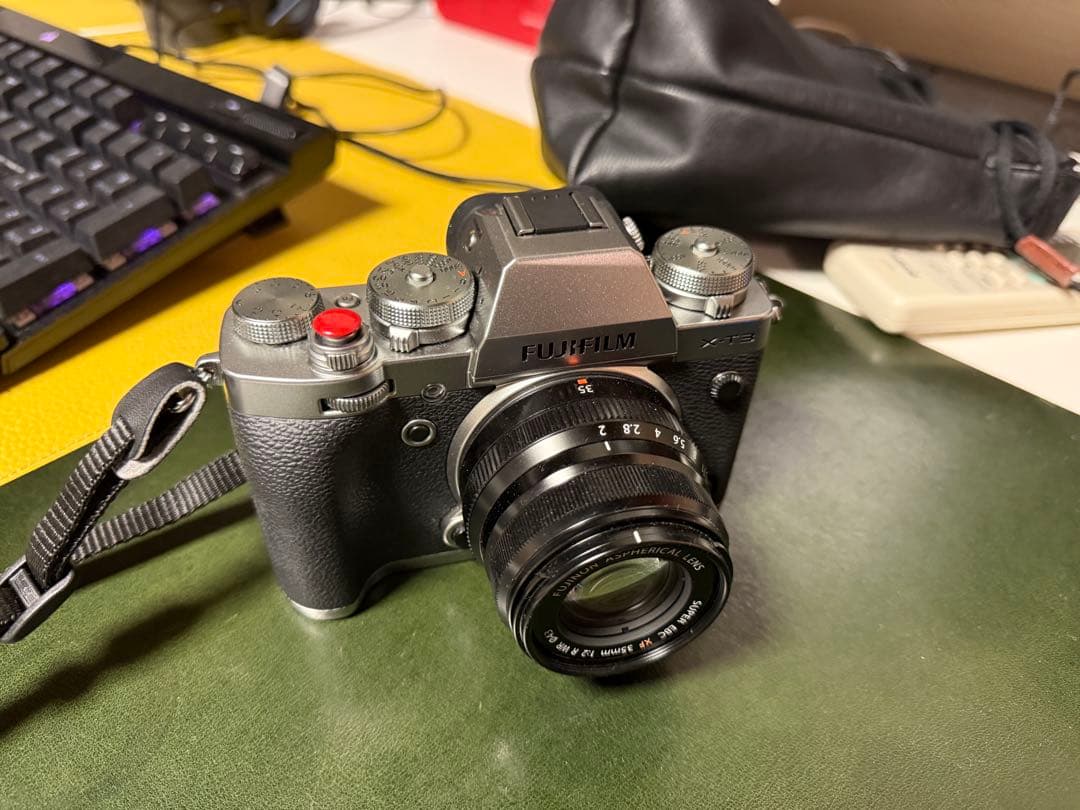 FUJIFILM X-T3（シルバー）XF 35mm F2 R WR