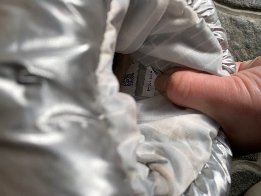 UGGシルバー ナイロン ムートンブーツ