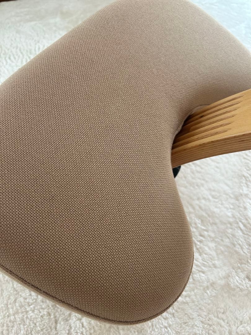 バランスイージーbalans 骨盤・姿勢矯正チェア ベージュ組み立て不要