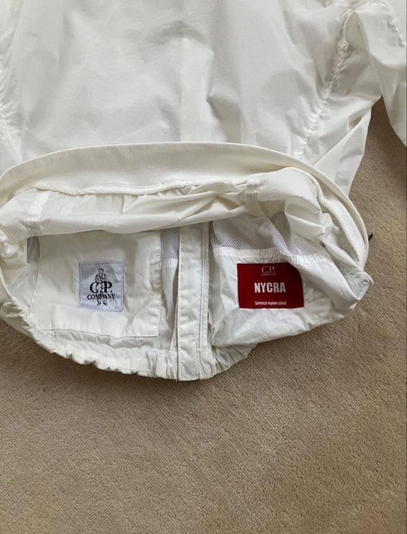 c.p company ナイロンシェルジャケット