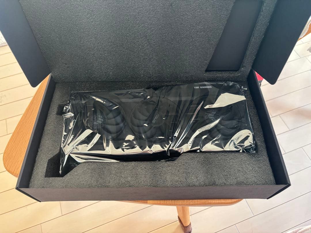 ASUS Radeon RX 6700 XT グラフィックスカード