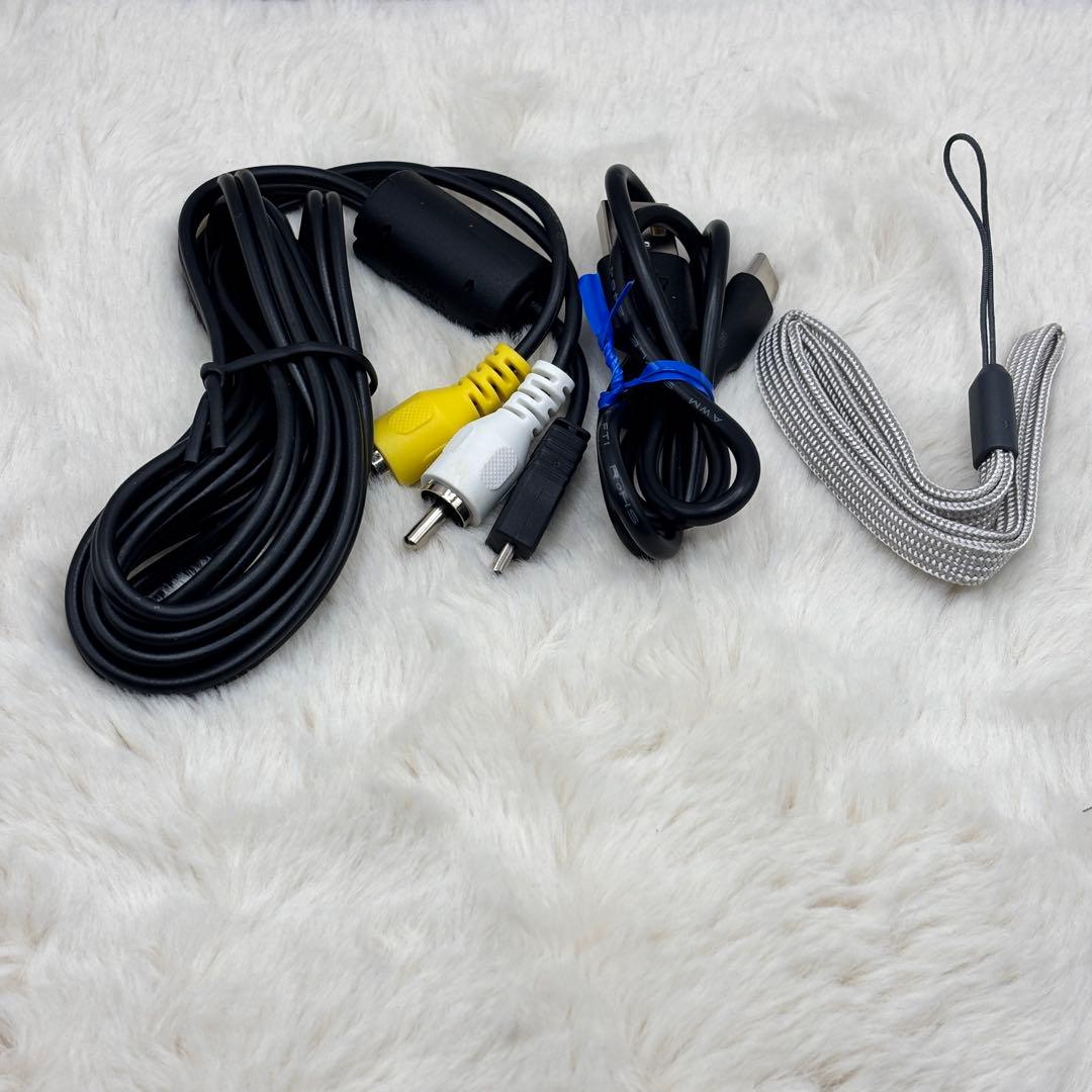 Nikon COOLPIX S3500 レッド 動作良好 充電器・バッテリー３個