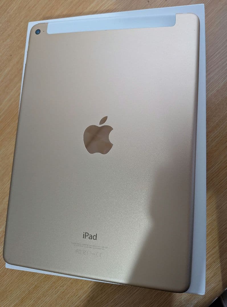 iPadAir2 WiFi+ドコモセルラー 64GB ゴールド