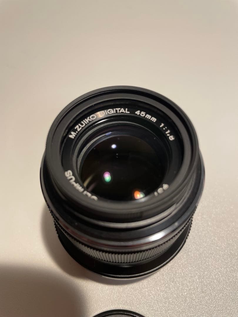 【美品】OLYMPUS 45mm F1.8 黒 レンズフード傷あり