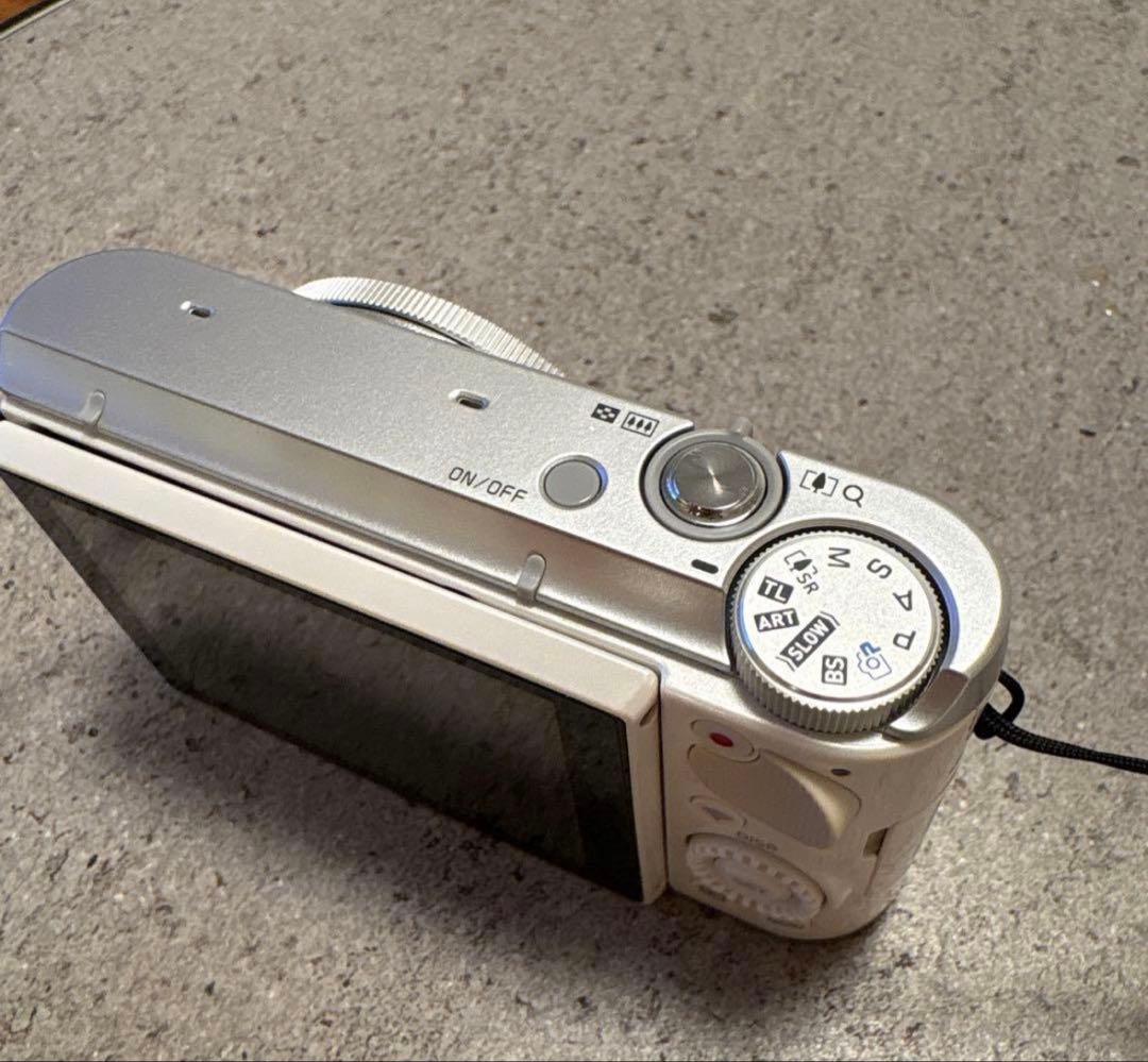 CASIO EXILIM EX-ZR3200 カメラ