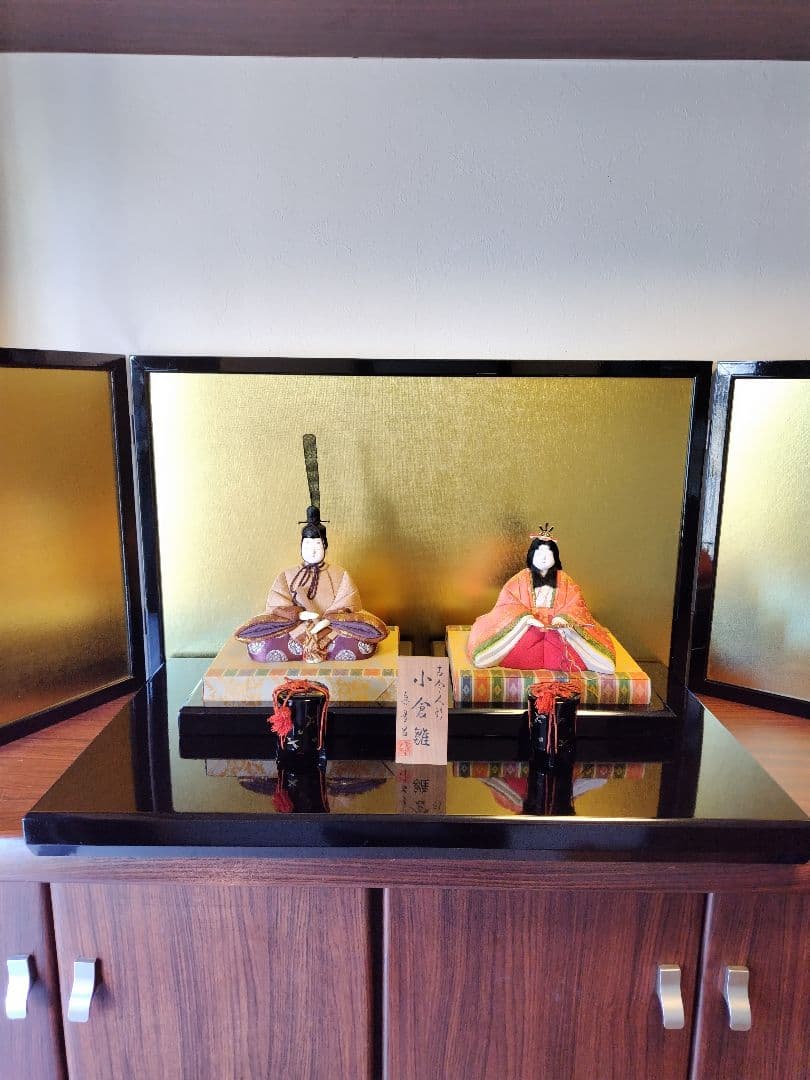 【真多呂作】男雛 女雛 セット/金屏風・飾台・台座・丸貝桶付き/送料無料
