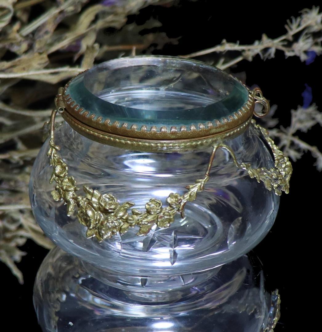 オールド・バカラ 1880年頃 ブロンズ装飾 花つなぎ文様 蓋物 小物入れ