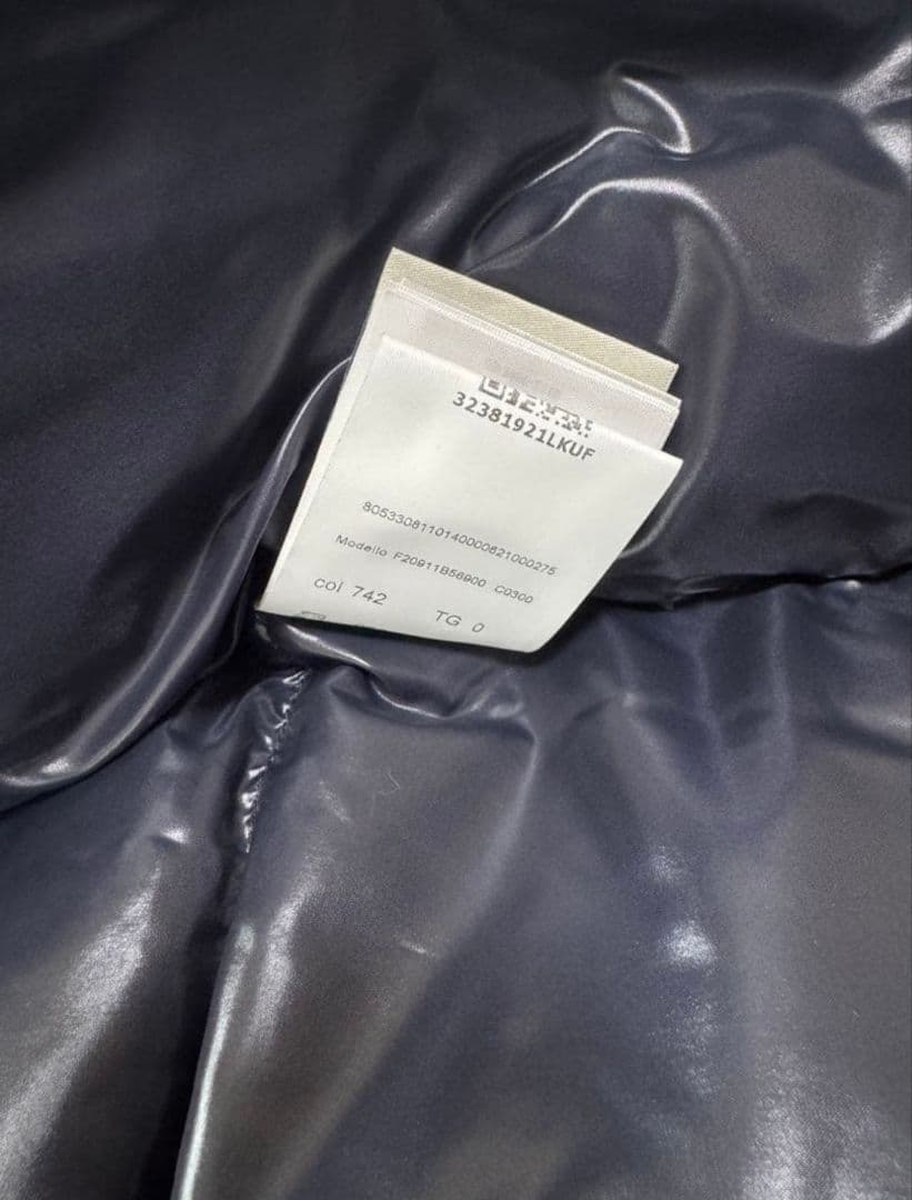 MONCLER ダウンジャケット フード付き