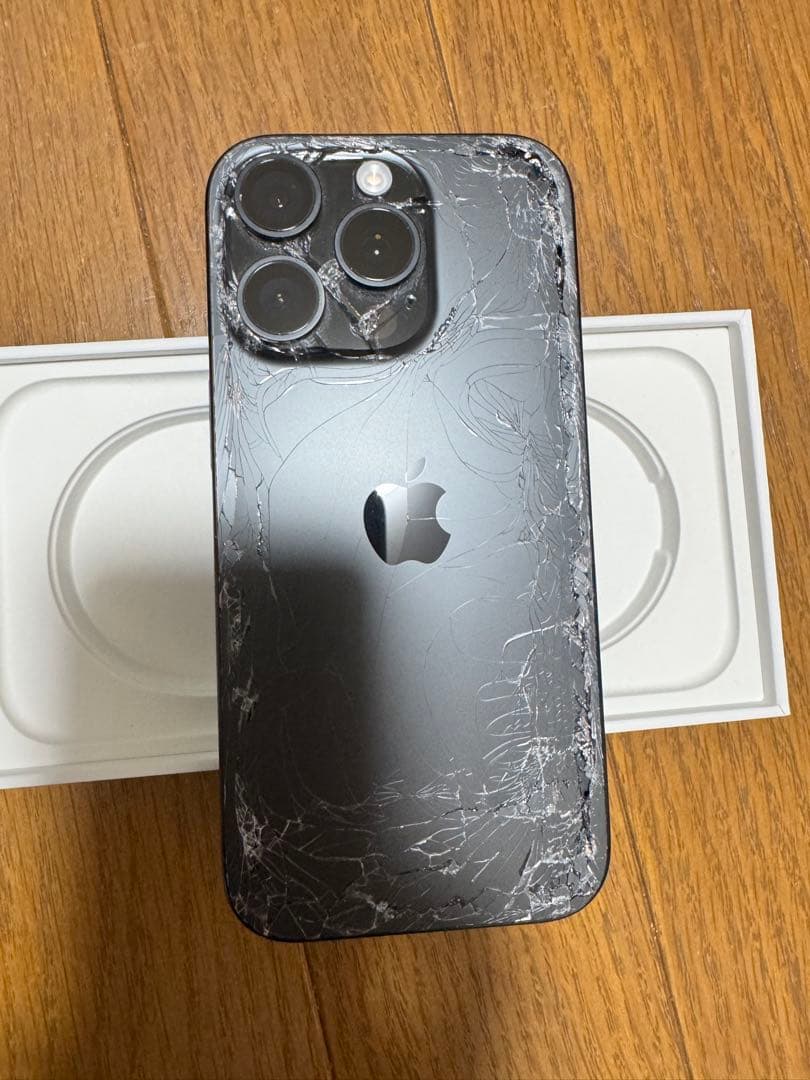 ジャンク品　iPhone 16 Pro ブラックチタニウム　256GB