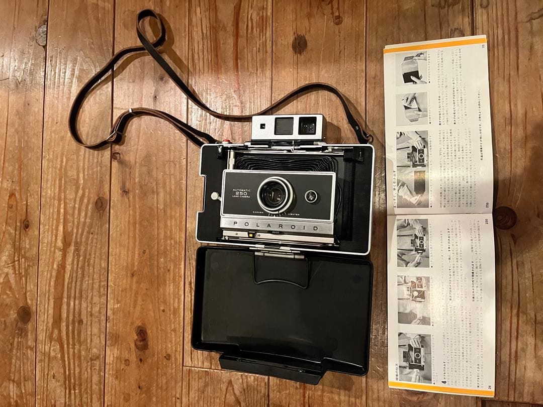ポラロイドカメラ