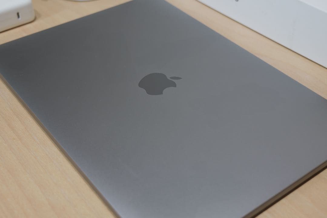 Apple MacBook Pro 2018 スペースグレー 本体