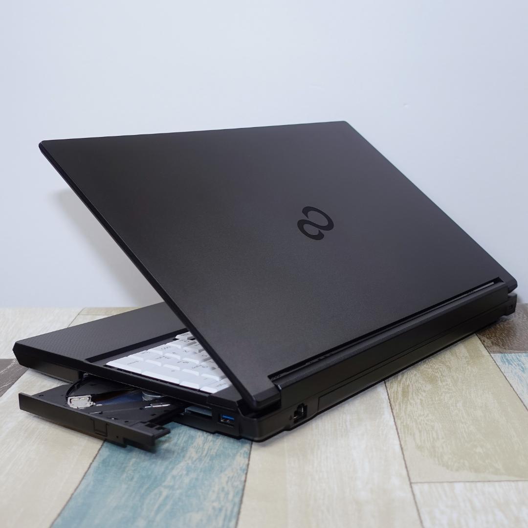 極美品の現行モデル✨第１３世代コアｉ５に超高速で新品のＳＳＤ１ＴＢ＆大容量メモリ