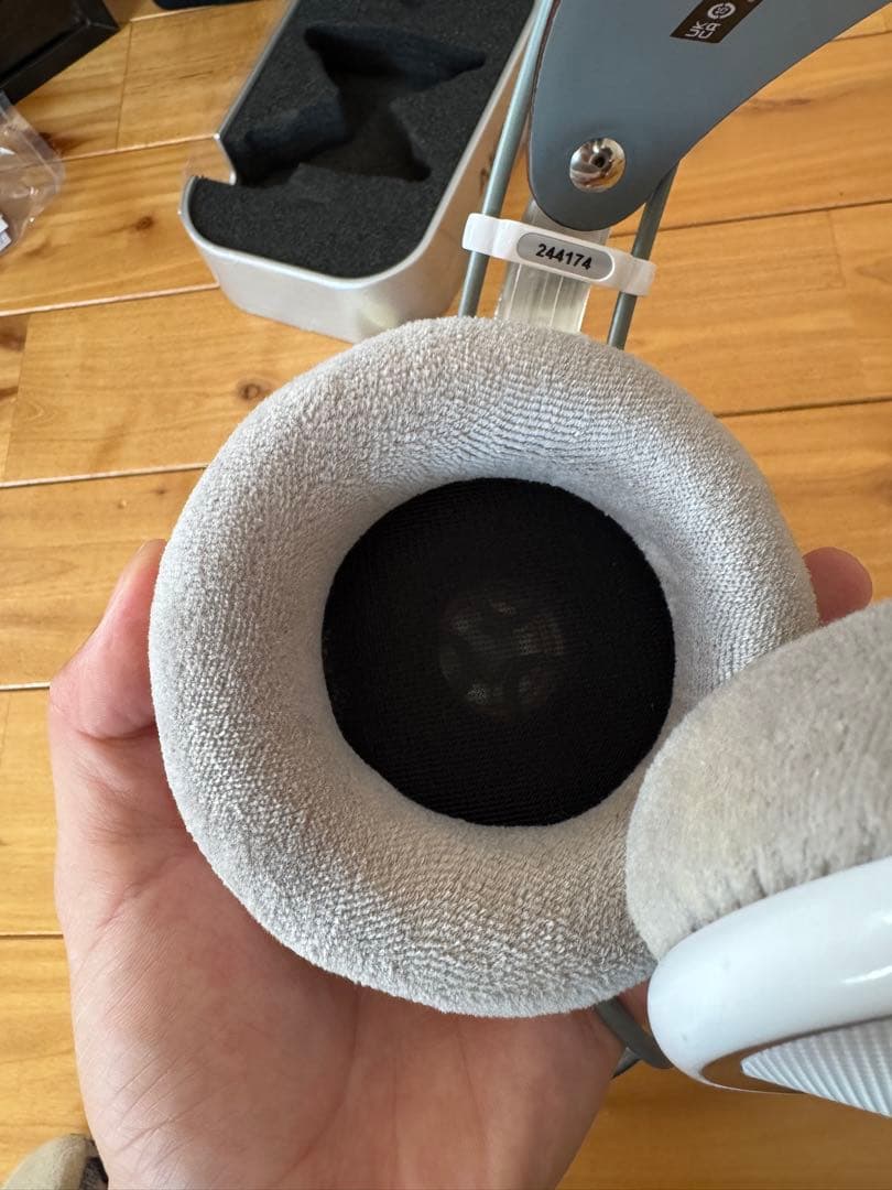 AKG K701-Y3 オープンエアー型プロフェッショナル・ヘッドホン