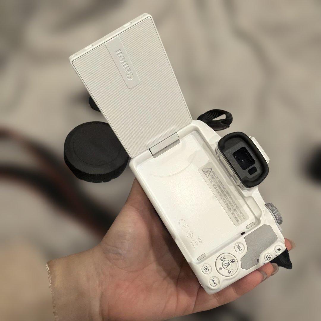 Canon EOS R50 ミラーレス レンズキット ホワイト 美品 おまけ付