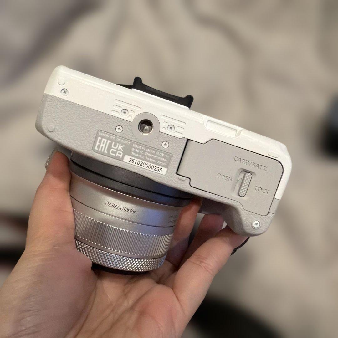 Canon EOS R50 ミラーレス レンズキット ホワイト 美品 おまけ付