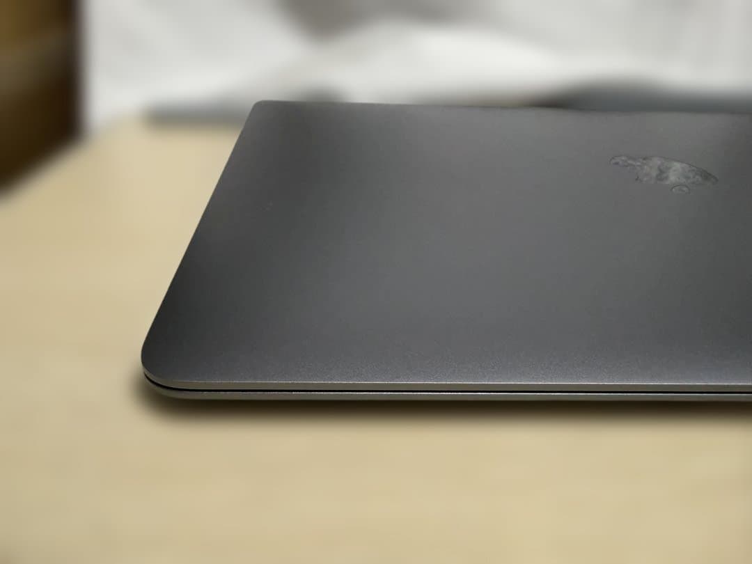 Mac book air M1 バッテリー　100% 放電回数4回