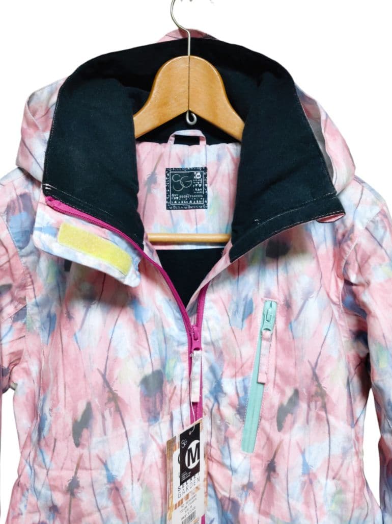 新品 ¥45,360 レディース スキーウェア/スノーボードウェア 上下セット