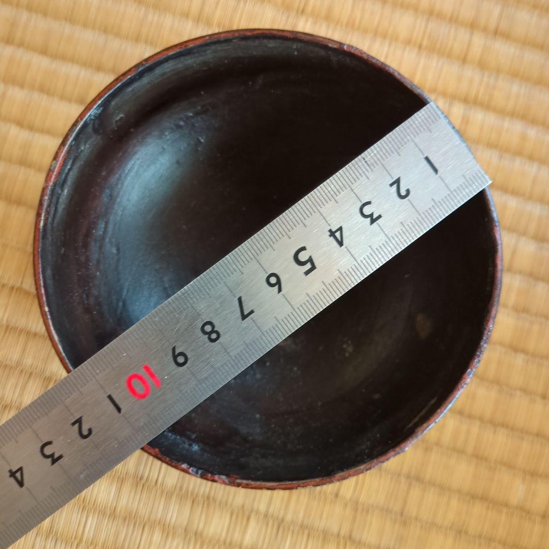 黒い木製の丸型椀　骨董品