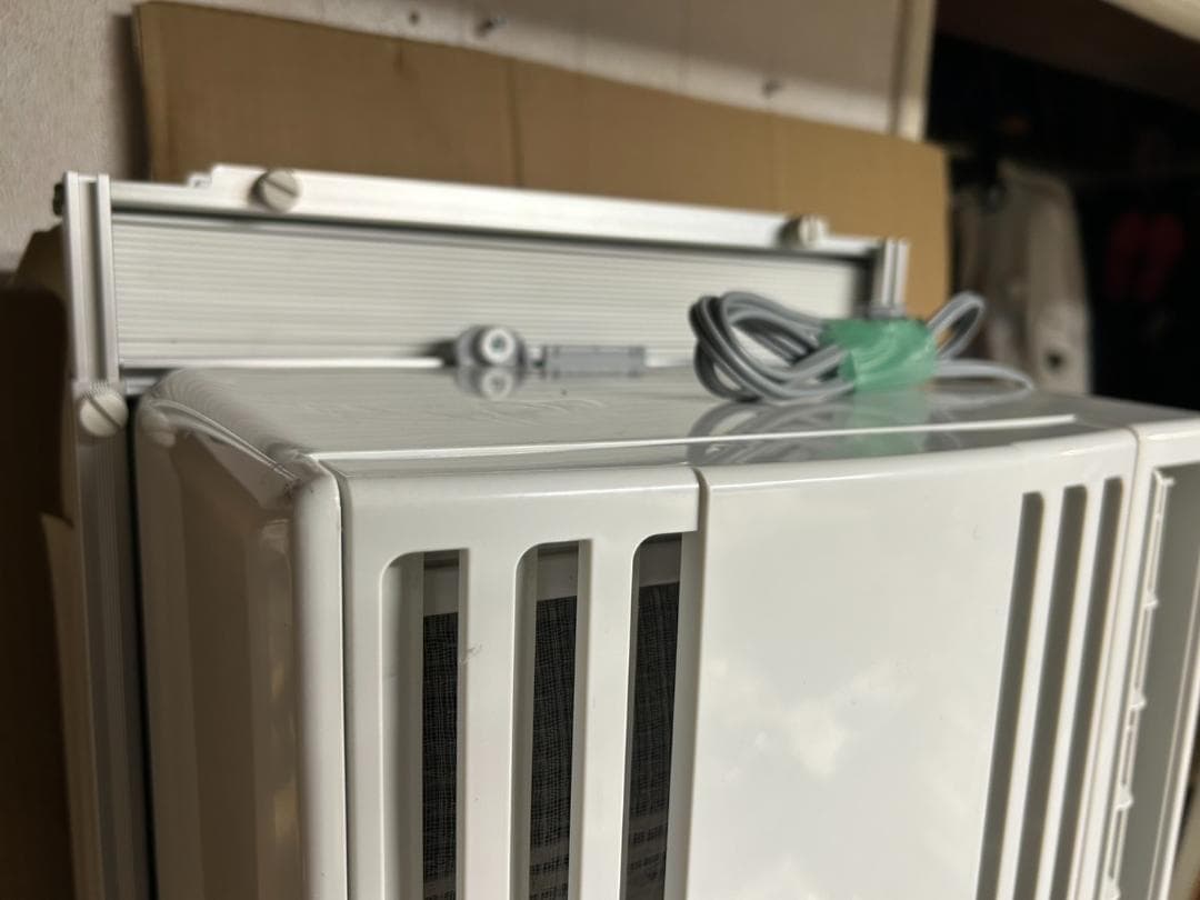 美品 2023年 コロナ窓用エアコン CW-F1623R 枠 リモコン付き/O