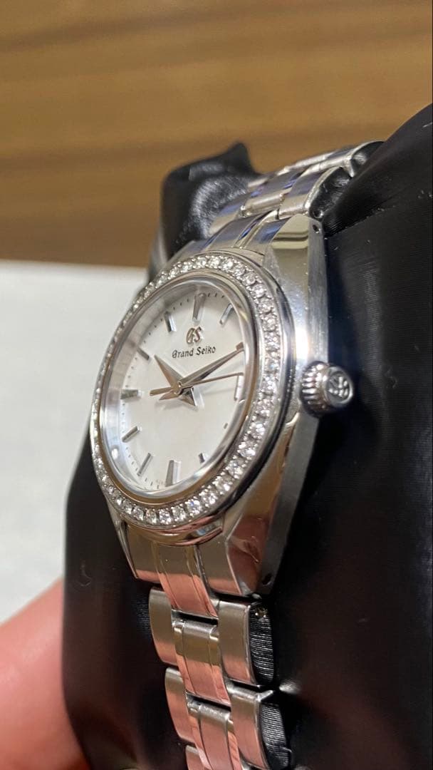 【極美品】Grand Seiko STGF279 白蝶貝 ダイヤ レディース