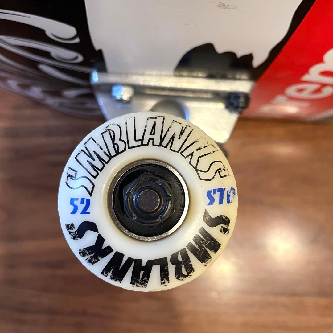 クリーチャー　スケボー　スケートボード　コンプリート　インディペンデント