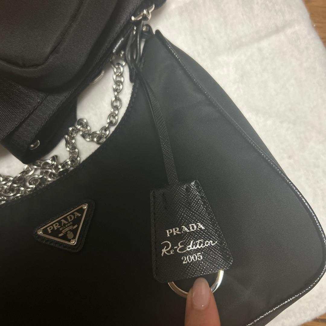 PRADA re-edition ブラック ショルダーバッグ