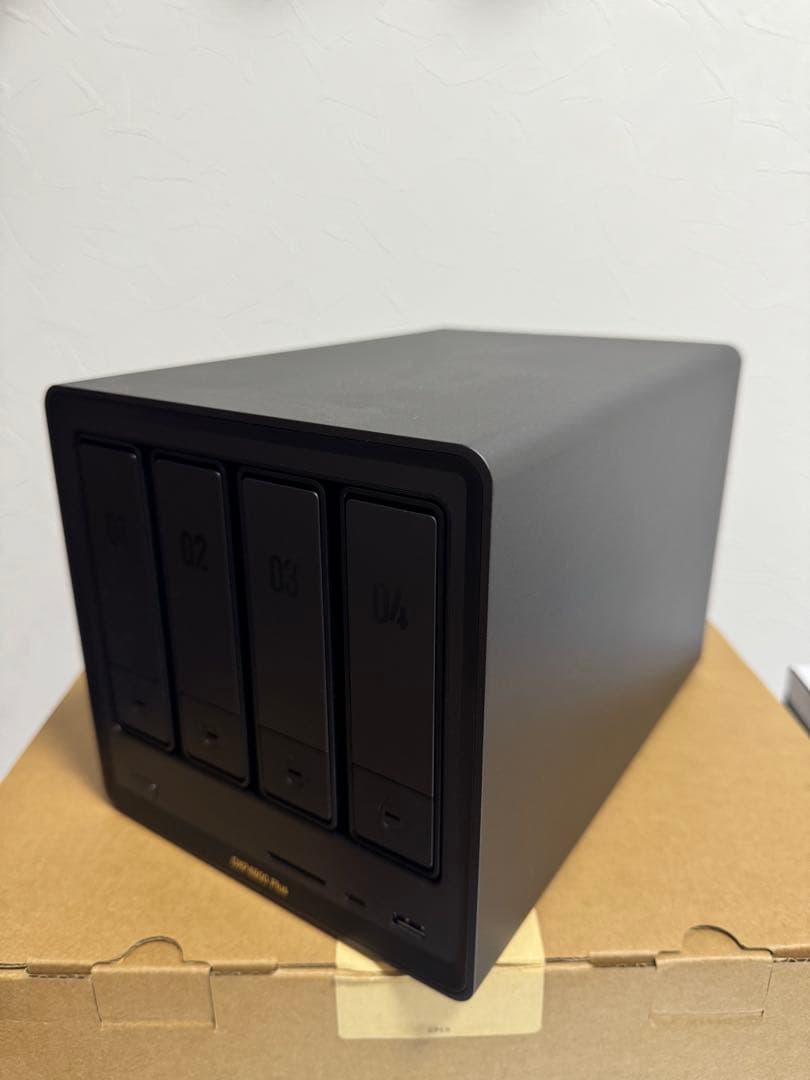 UGREEN NASync DXP4800 Plus 4ベイ NAS 新品未使用